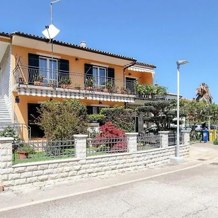 Apartman In Novigrad Mit Terrasse
