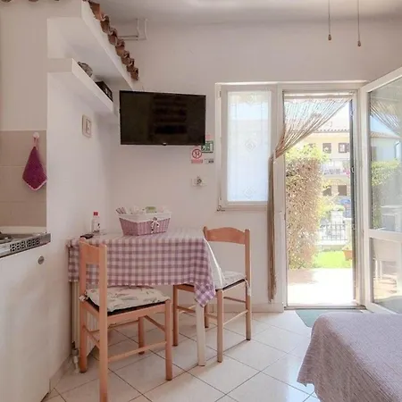 In Novigrad Mit Terrasse Apartman *